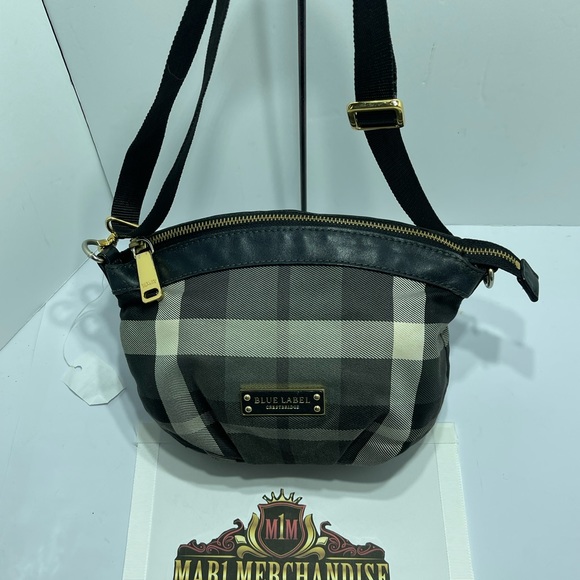 Blue Label Crestbridge/ Burberry crossbody bag. - Picture 9 of 12